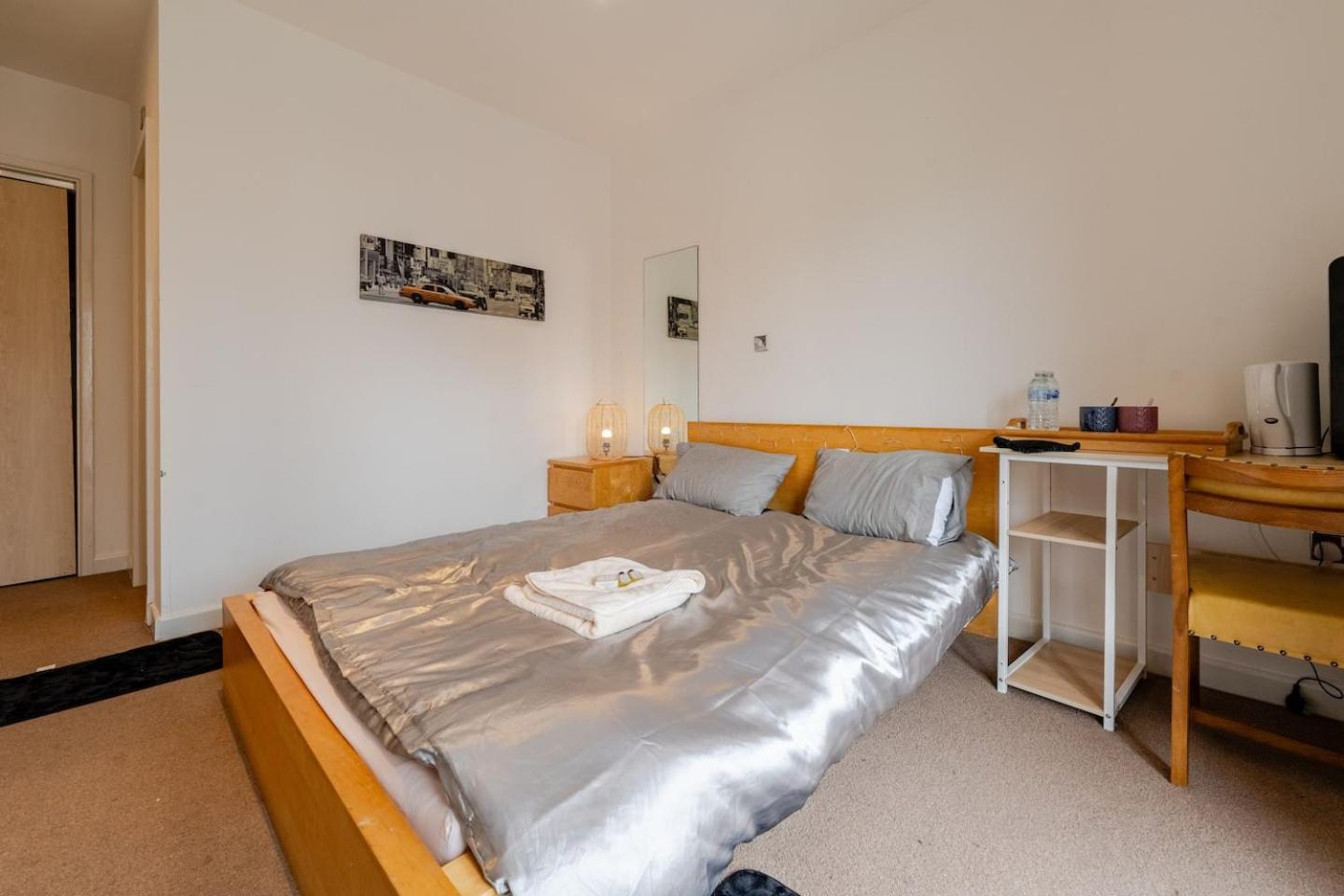Private Room In Cardiff City Center Extérieur photo