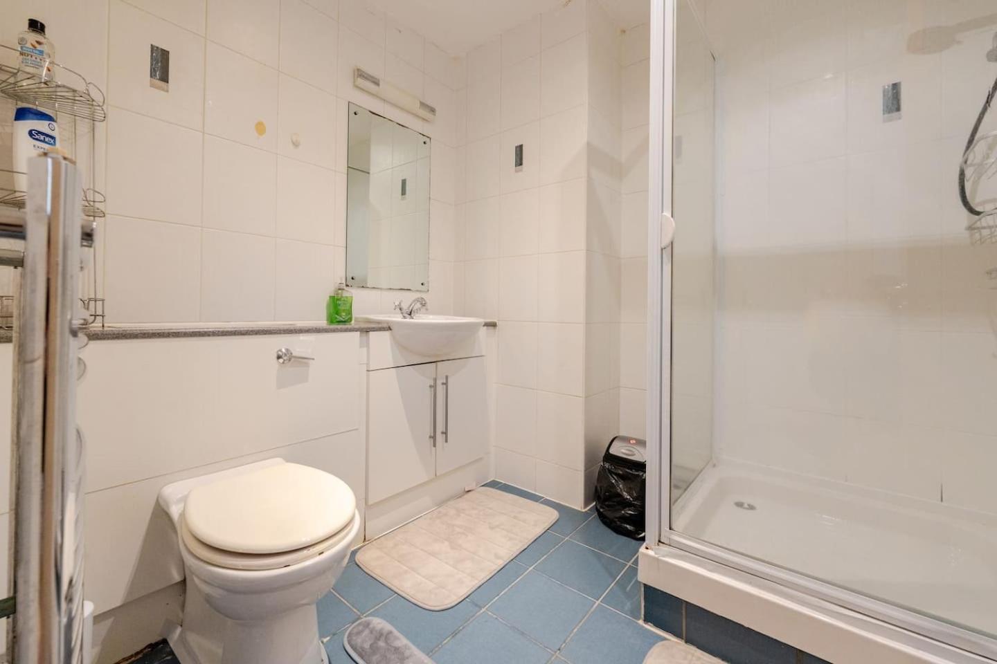 Private Room In Cardiff City Center Extérieur photo